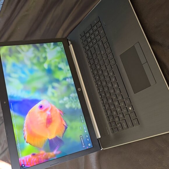 HP 17" Laptop - touchscreen, 12gb RAM, 1TB HDD, ** Ubuntu Linux OS **, flaw - Picture 10 of 11